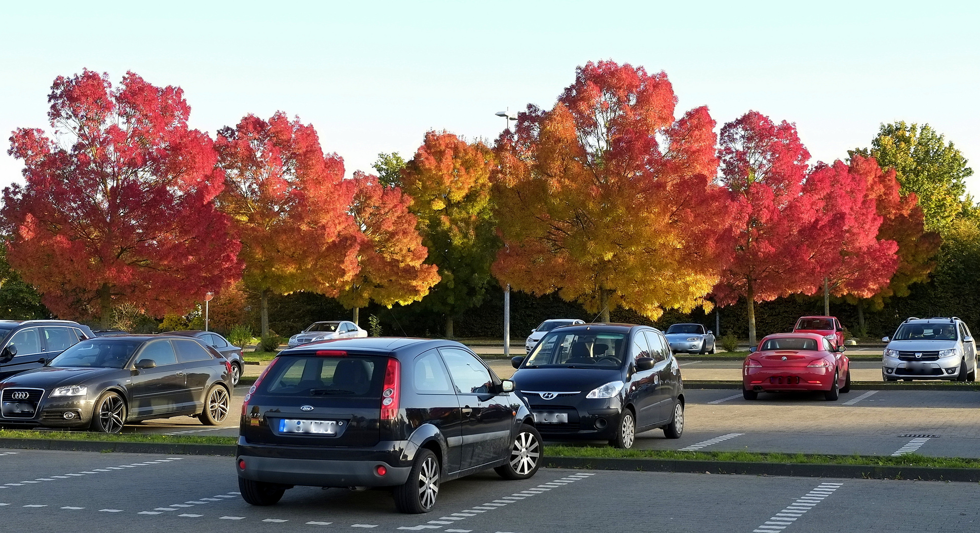 Herbstparkplatz