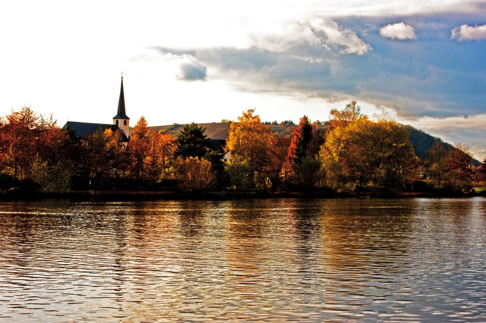 Herbstskyline von Longuich