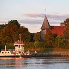 Herbstsonne am Fähranleger Sehestedt