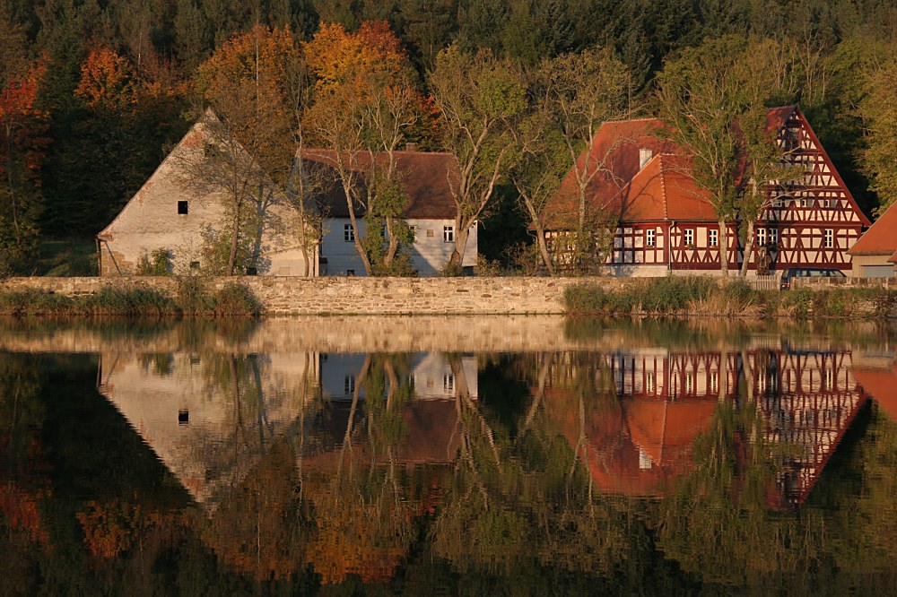 Herbstsonne am See