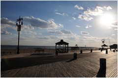 Herbstsonne am Strand von Coney Island