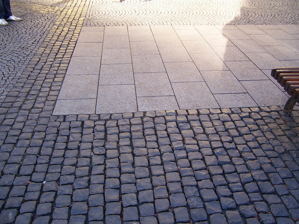 Herbstsonne auf Weimars Fußgängerzone