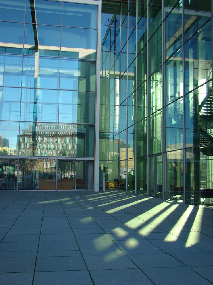 Herbstsonne im Regierungsviertel