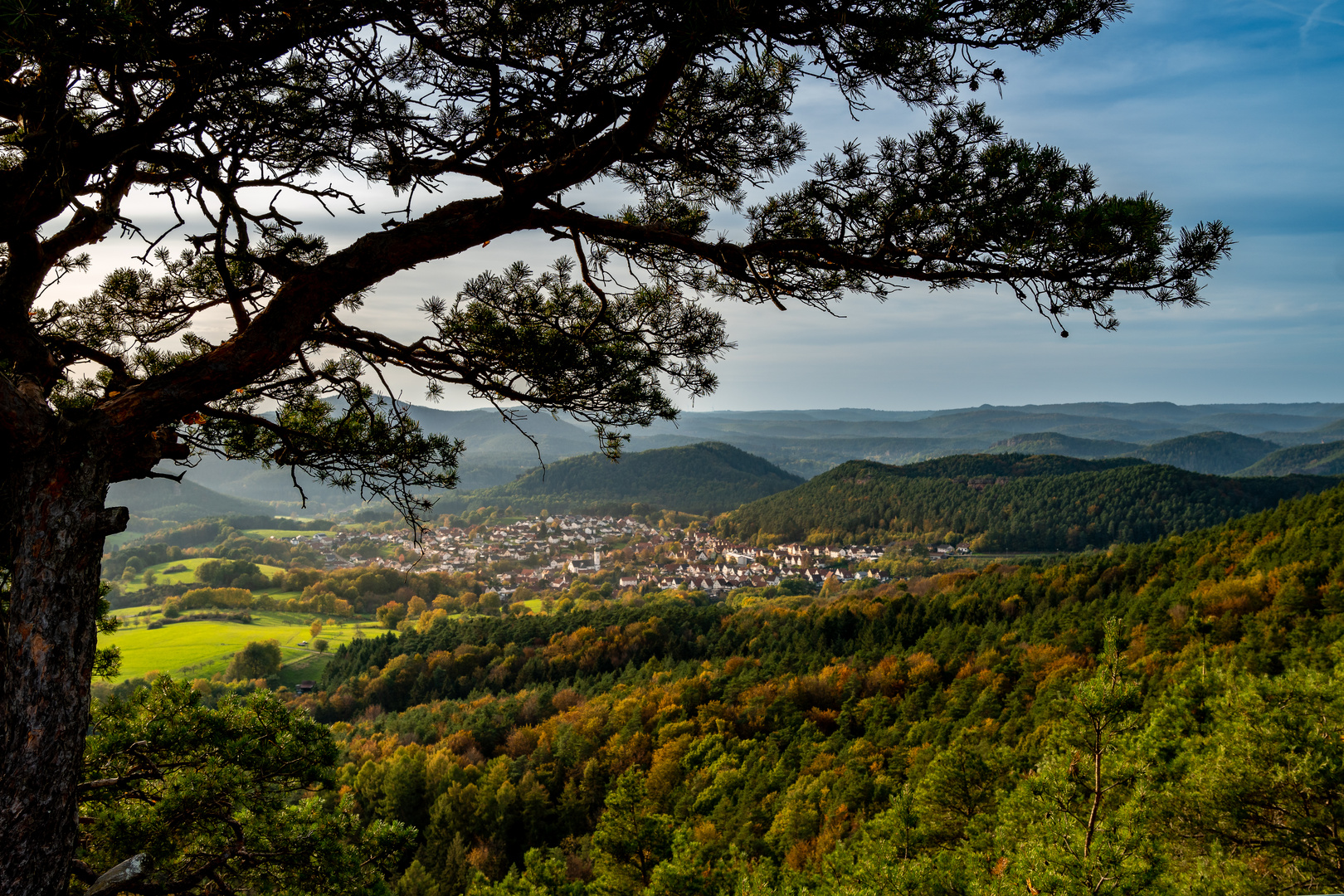 Herbstsonne über Busenberg