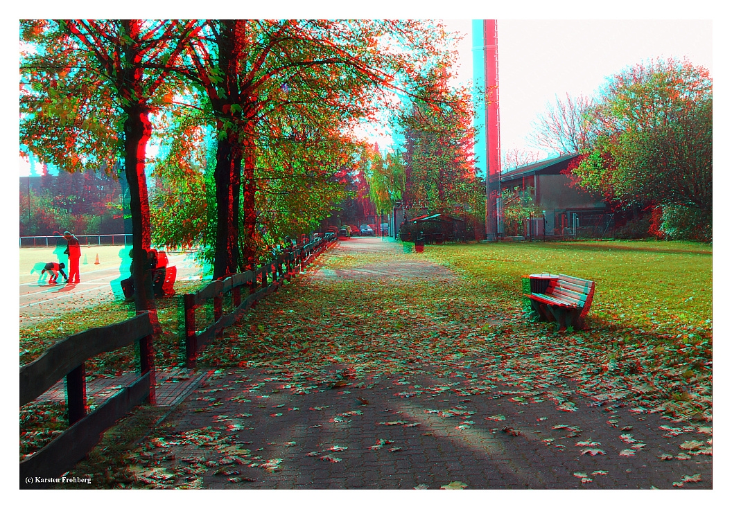 ,,Herbstspaziergang'' auf'm Sportplatz! in 3D (Rot/Cyan)