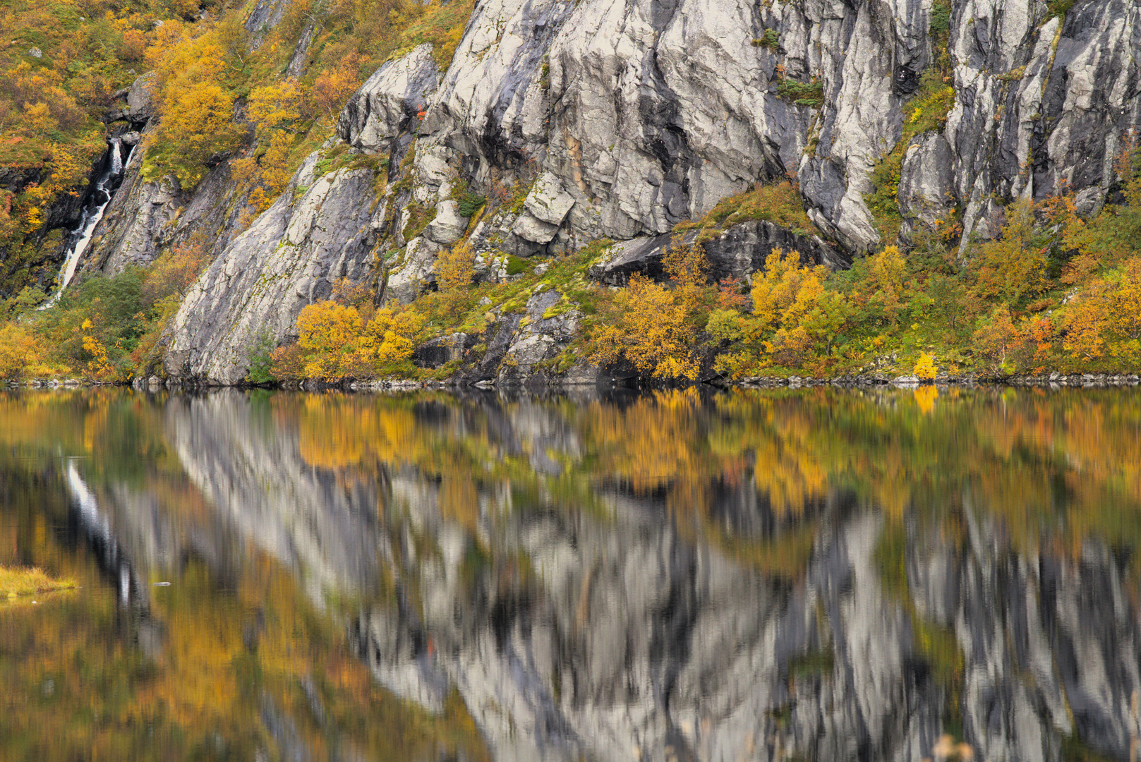 Herbstspiegel, Lofoten