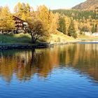 Herbstspiegelung am Davosersee