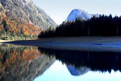 Herbstspiegelungen am Mittersee