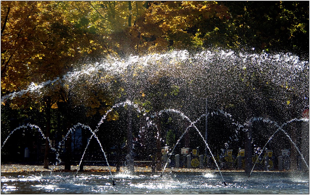 ... Herbstspritzerei vor der Wiener Messe ...