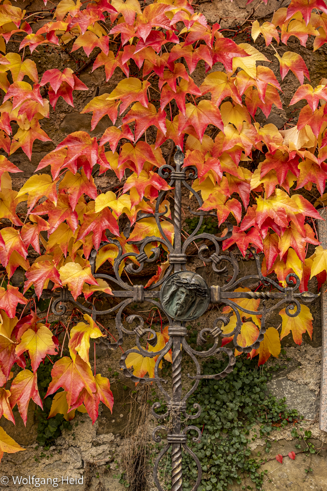 Herbststimmung am Friedhof: