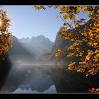 Herbststimmung am Gosausee, im Hintergrund der Dachstein