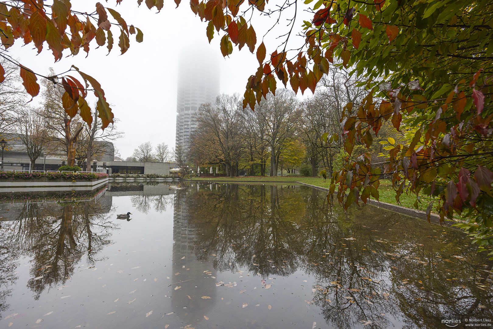 Herbststimmung am Hotelturm