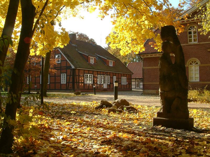 Herbststimmung am Kunstzentrum