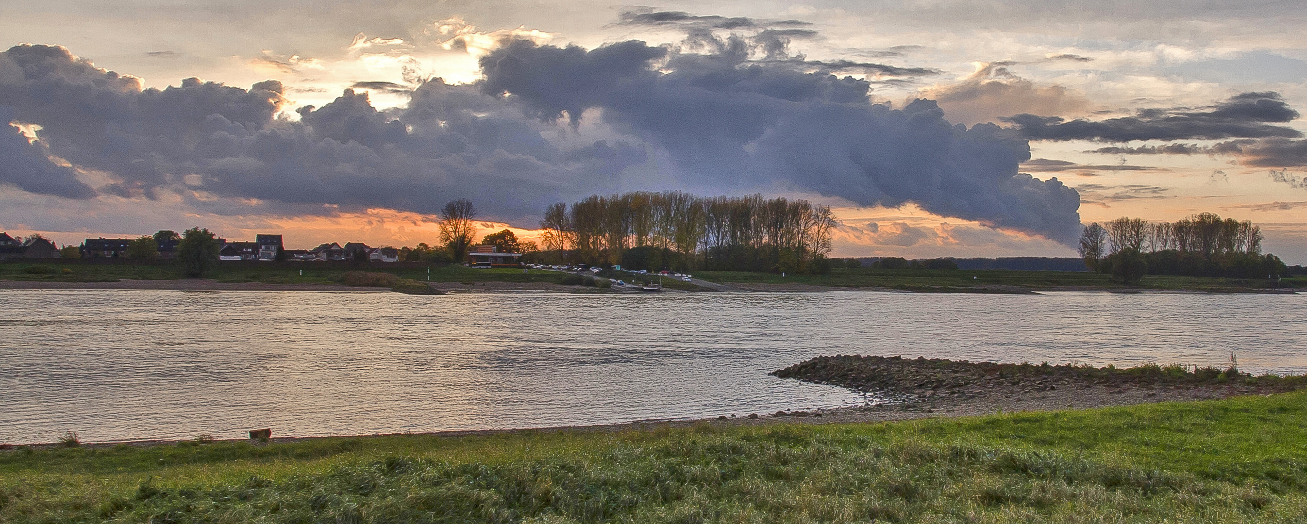 Herbststimmung am Rhein....