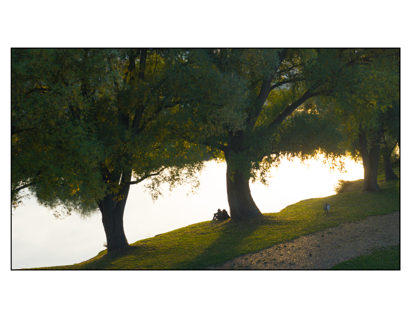 Herbststimmung an der Donau in Regensburg