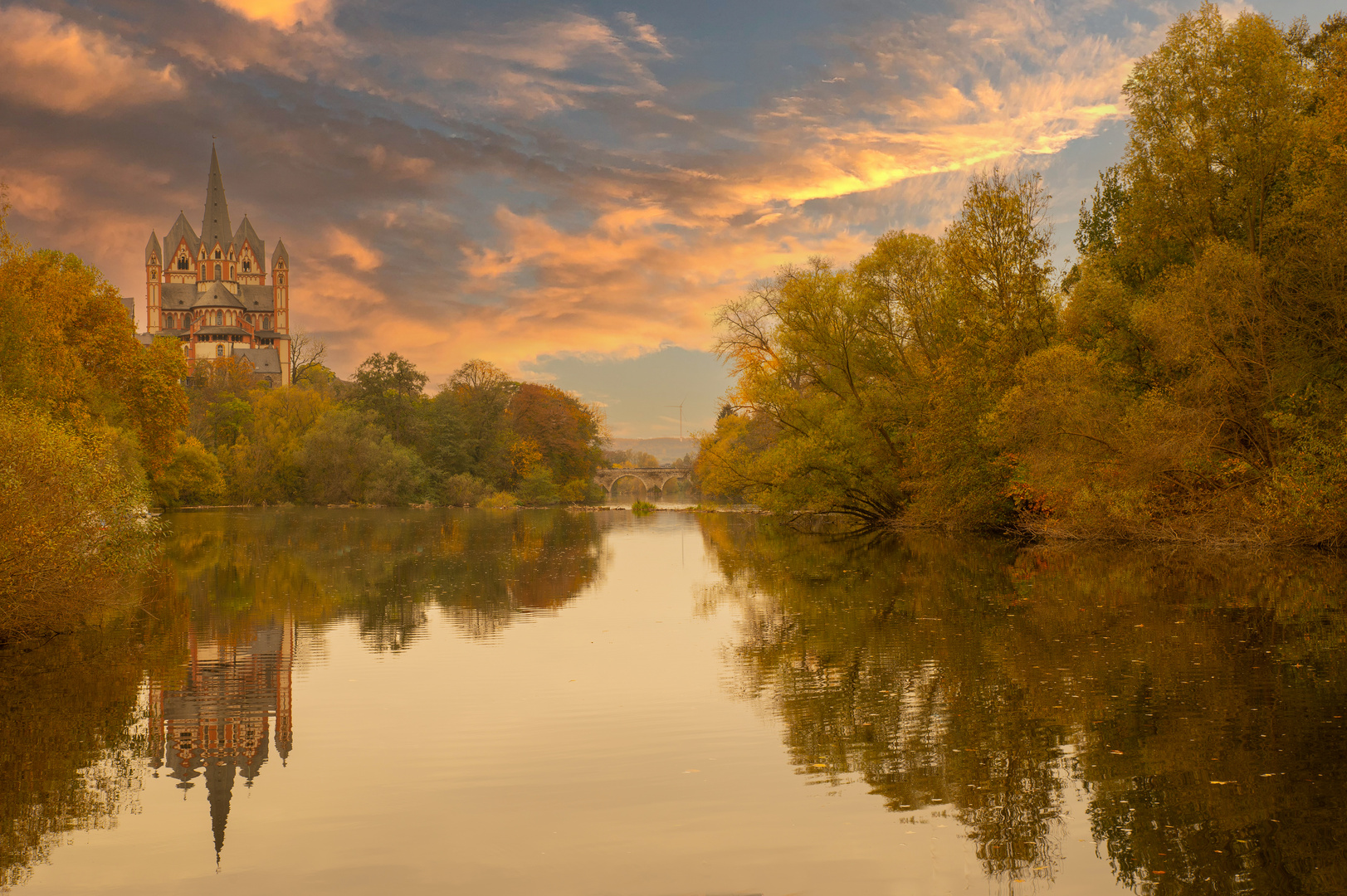 Herbststimmung an der Lahn bei Limburg im Okt. 2022