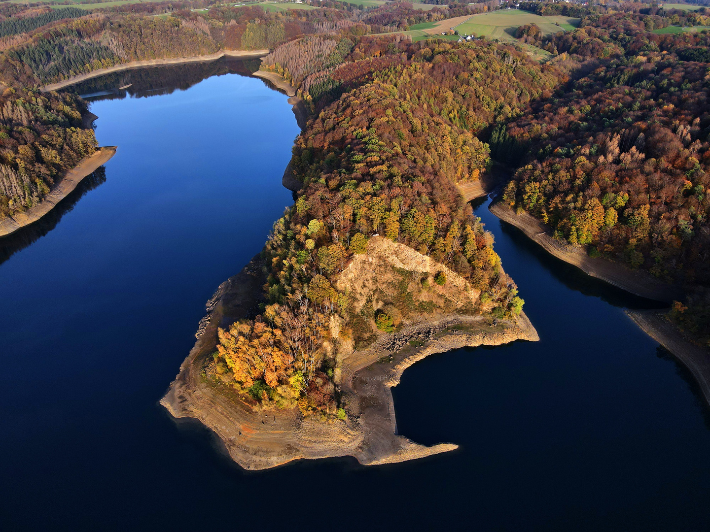 Herbststimmung an der Wahnbachtalsperre