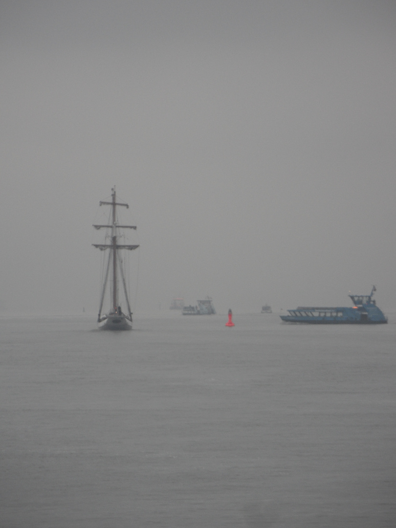 Herbststimmung auf der Unterelbe vor Blankenese