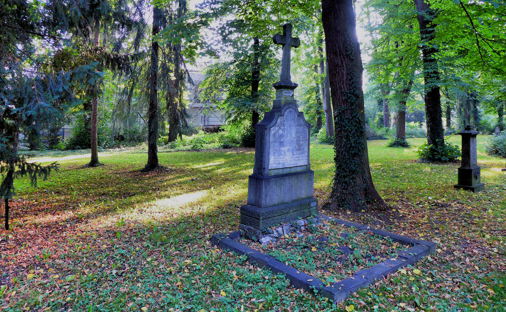 Herbststimmung auf einem alten Friedhof