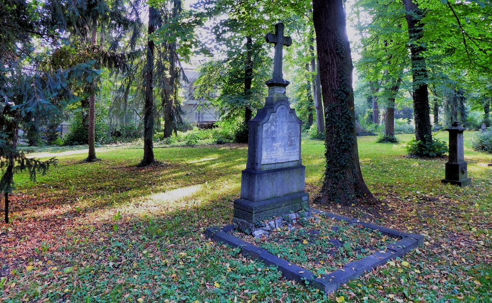 Herbststimmung auf einem alten Friedhof