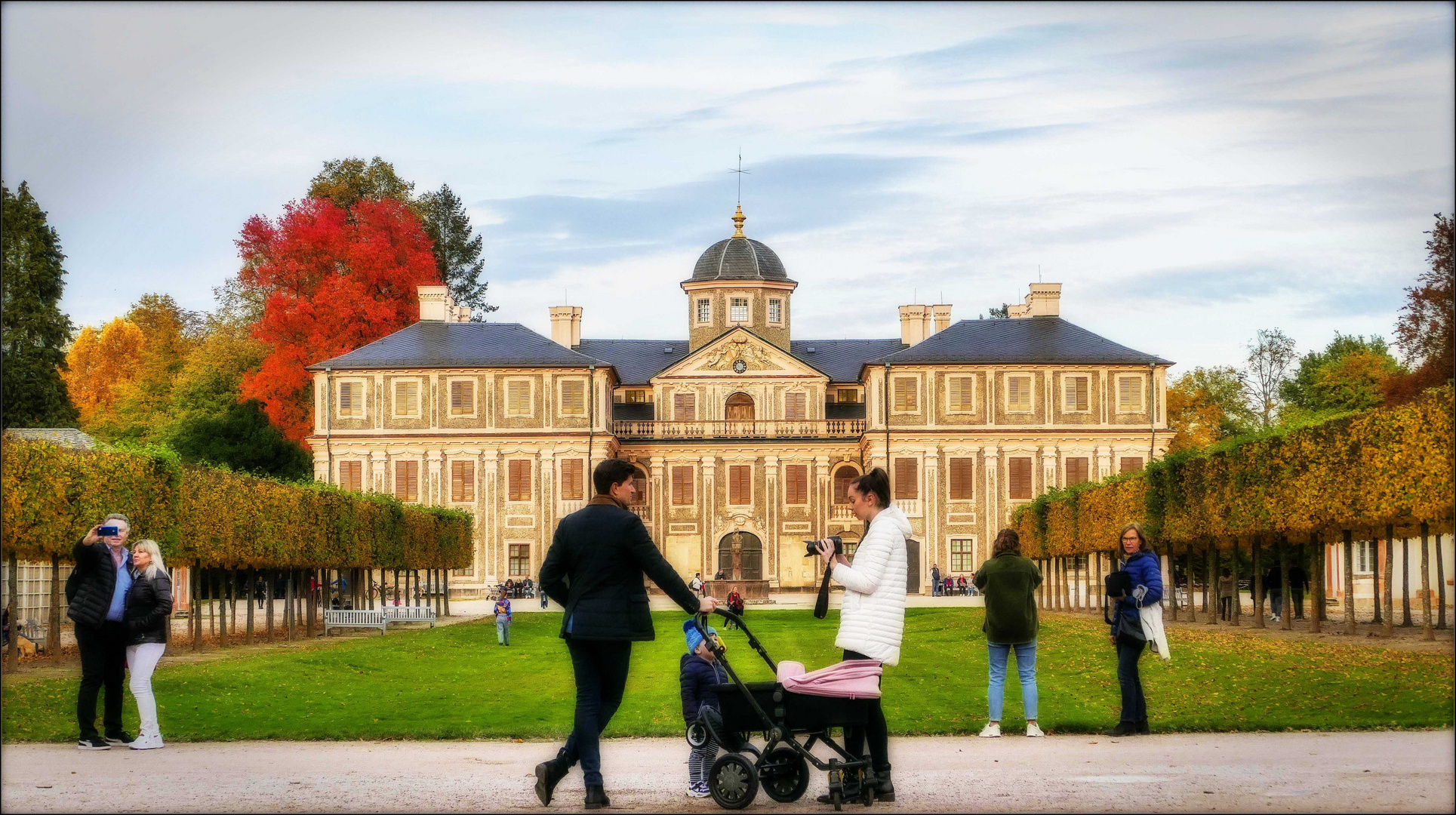 Herbststimmung beim Schloß Favorite