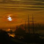 Herbststimmung - Die Elbphilharmonie im Nebel bei Sonnenaufgang