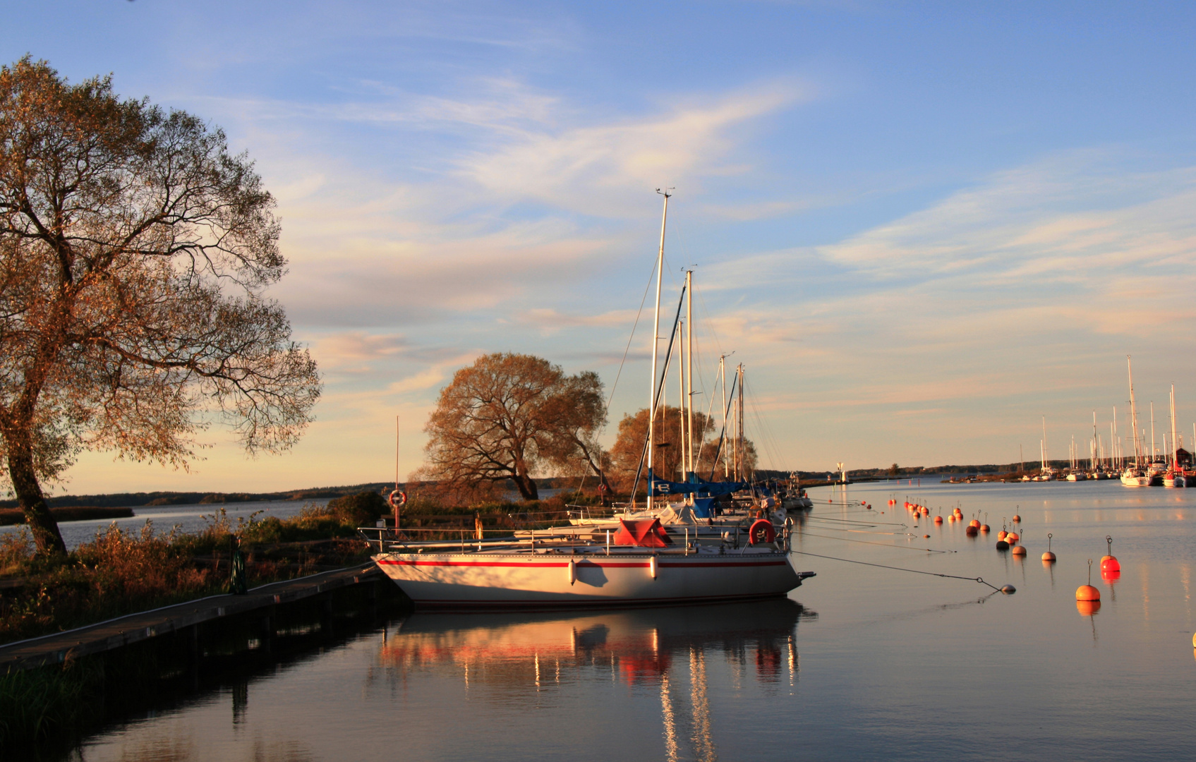 " Herbststimmung im Hafen",