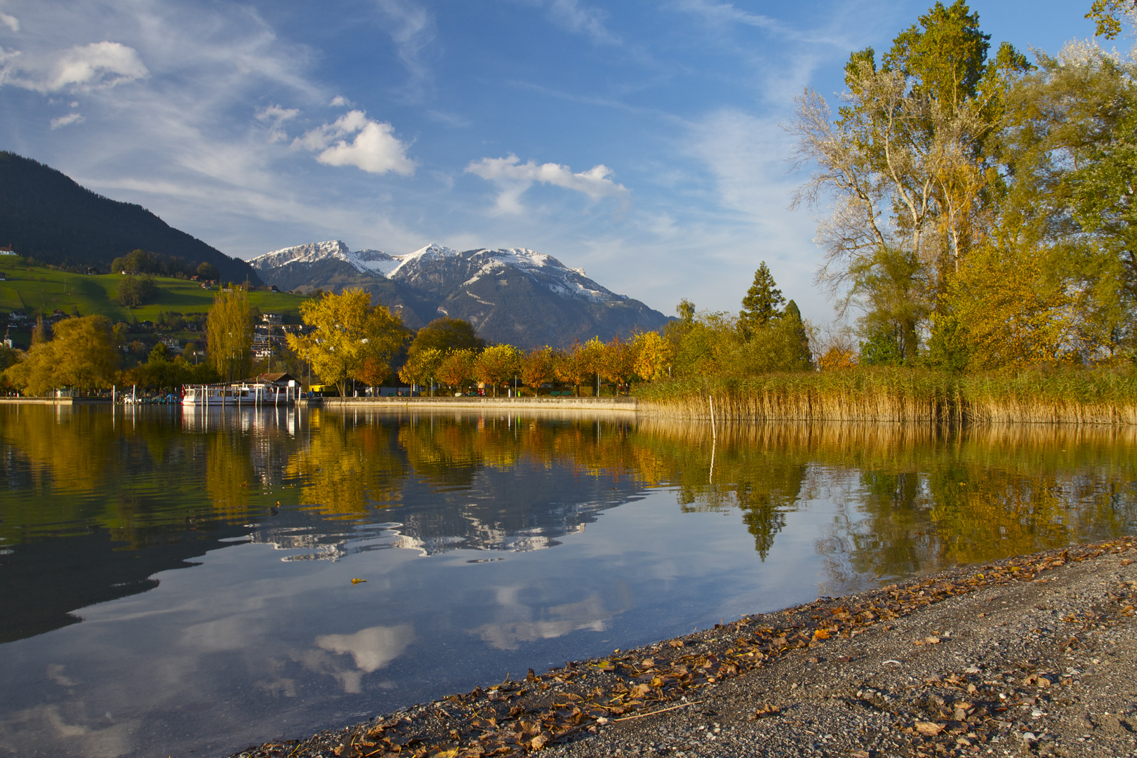 Herbsttag am Sarnersee