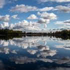 Herbsttag am See. 