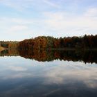 Herbsttag am See - Spiegelklar