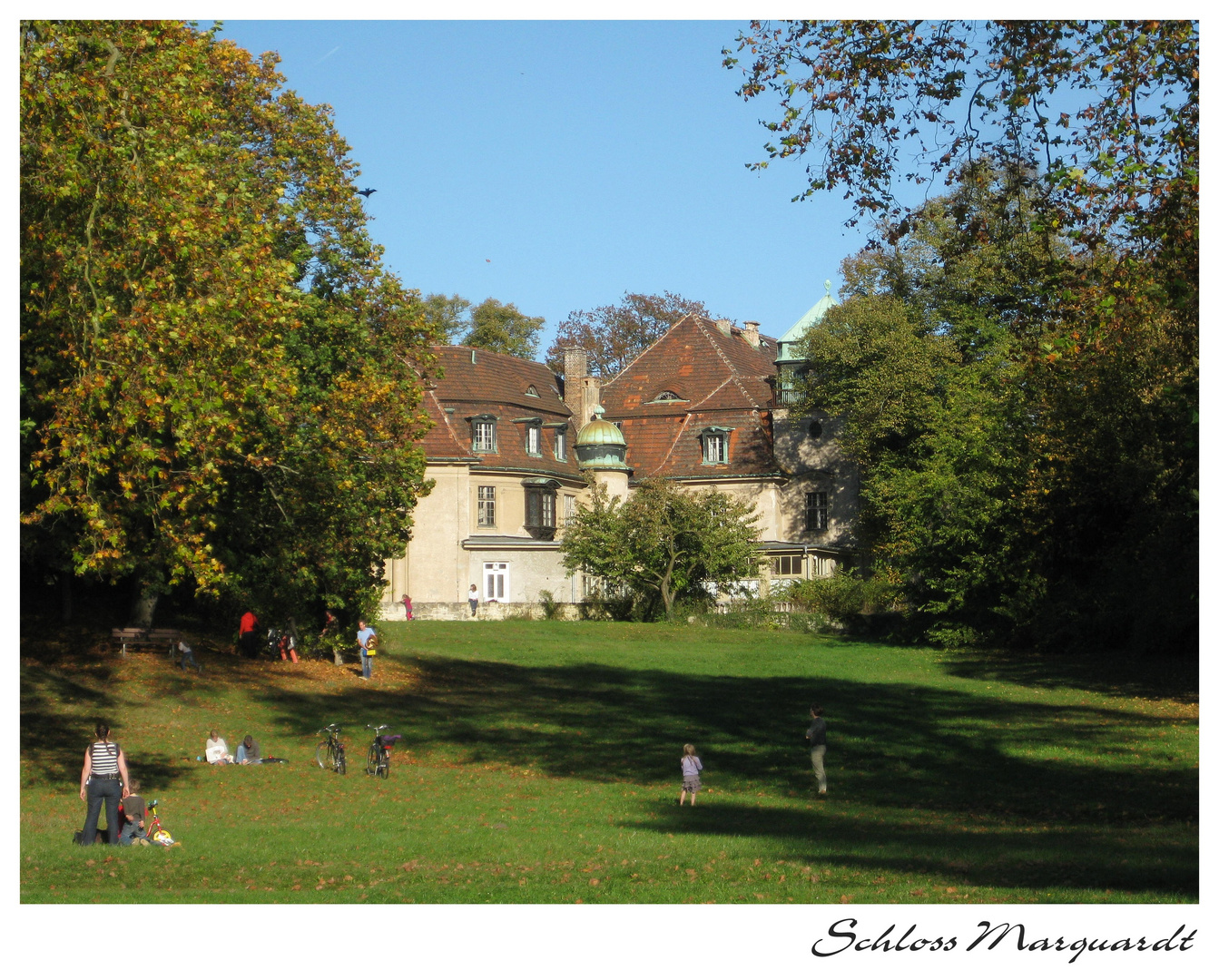 Herbsttag im Schlosspark Marquardt