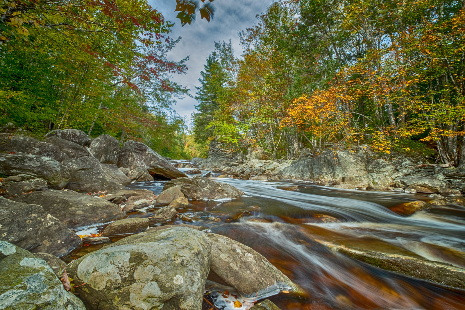 Herbsttag on the Road auf Nova Scotia