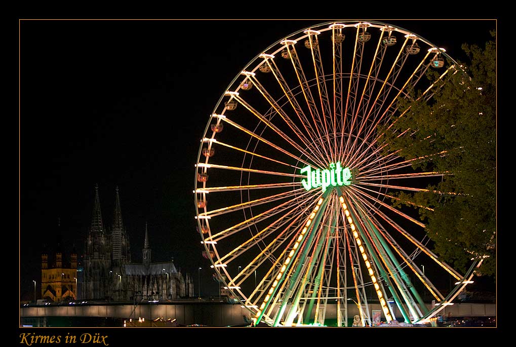 Herbstvolksfest in Köln Deutz am Rheinufer