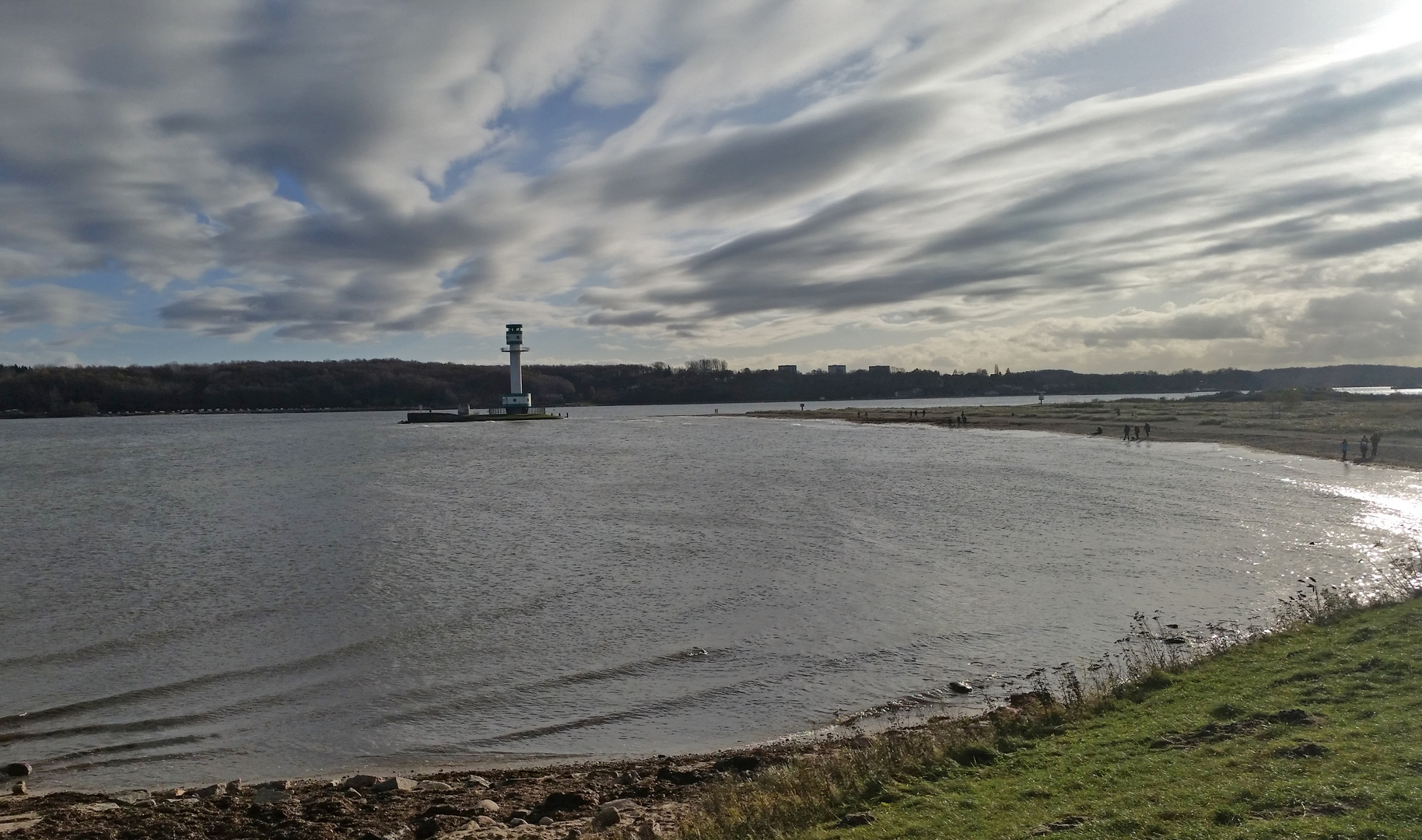 Herbstwind, Wolken und Wellen am Falckensteiner Ufer