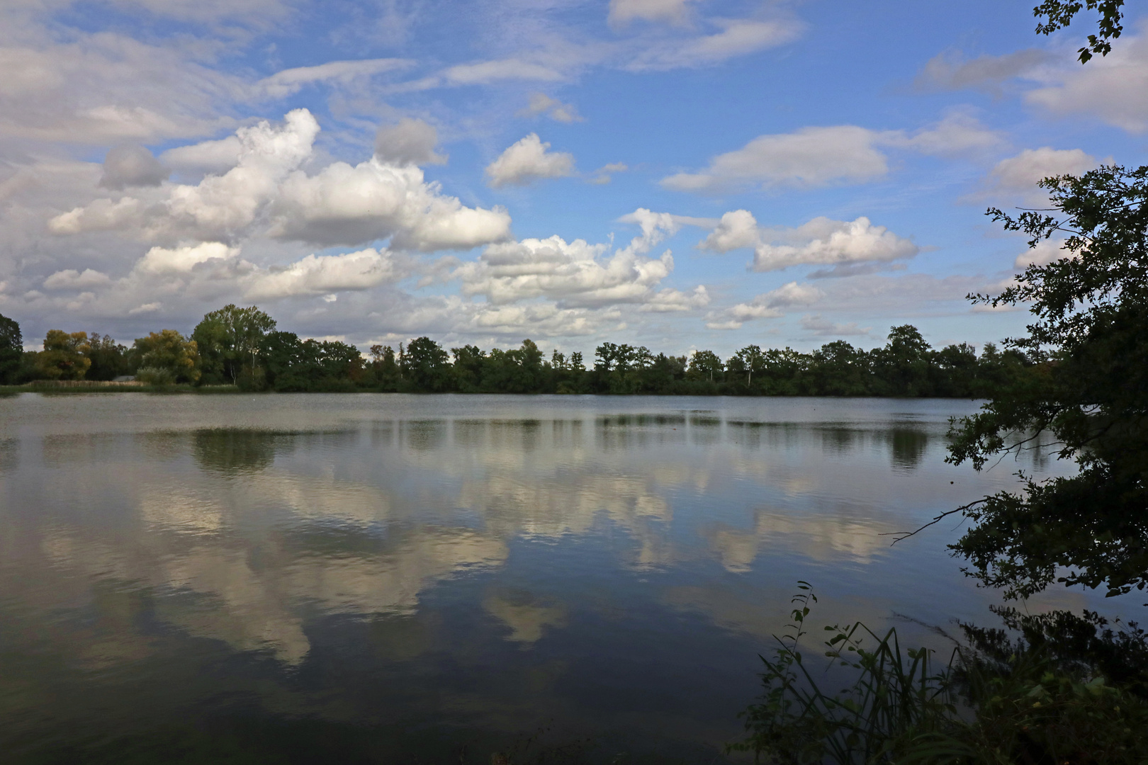 Herbstwolken überm Mittelteich