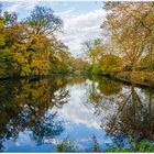 Herbstzauber bei Burg Linn in Krefeld