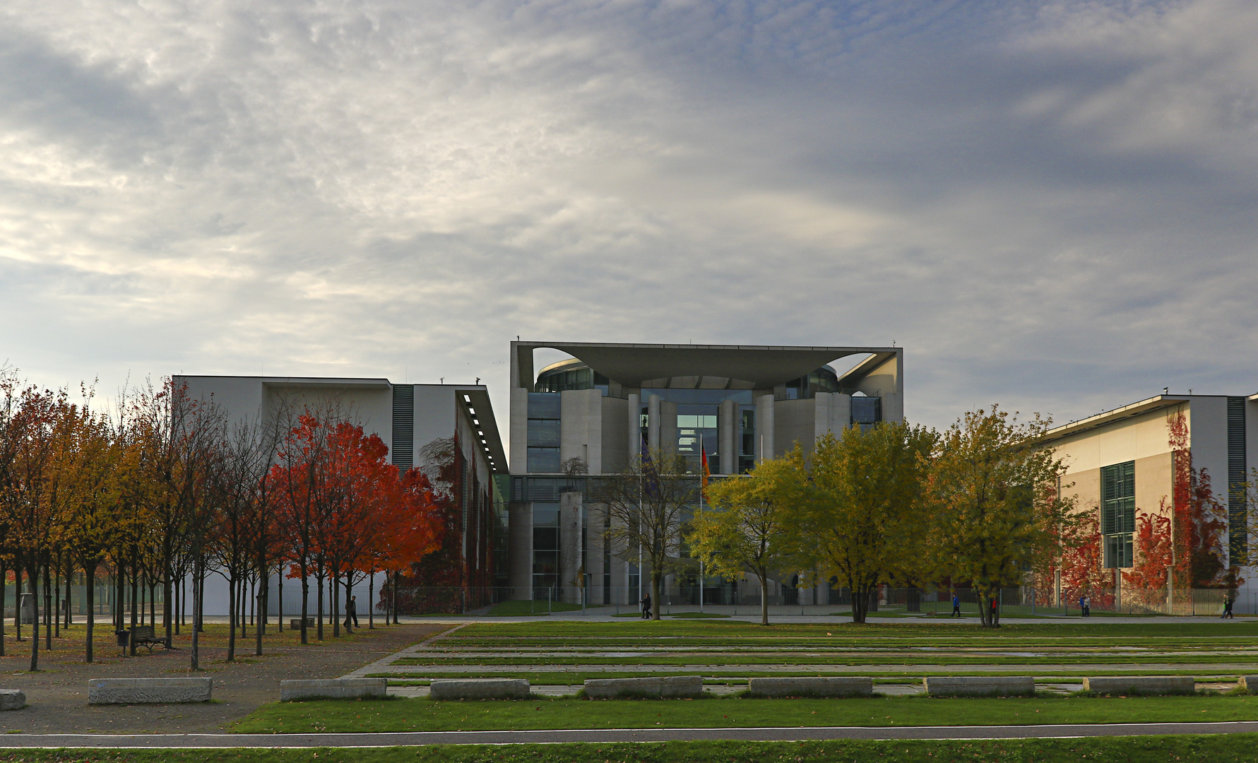 Herbstzeit beim Kanzleramt