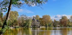 Herbstzeit beim Seeschloss Monrepos