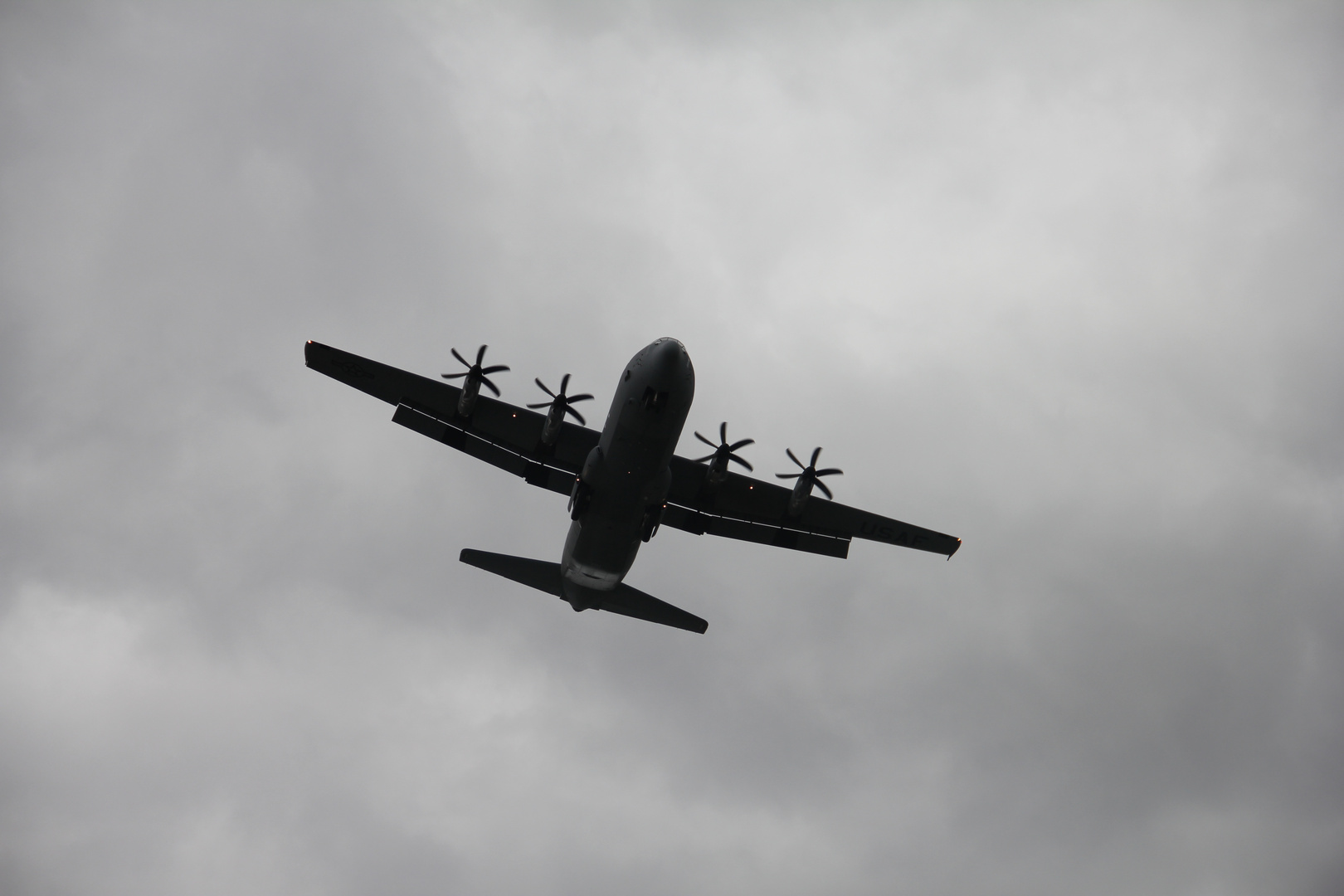 Hercules on short final