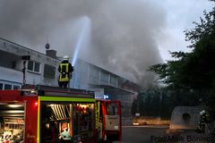 Herdecke:Recyclinghalle Brannte in voller Ausdehnung(2)