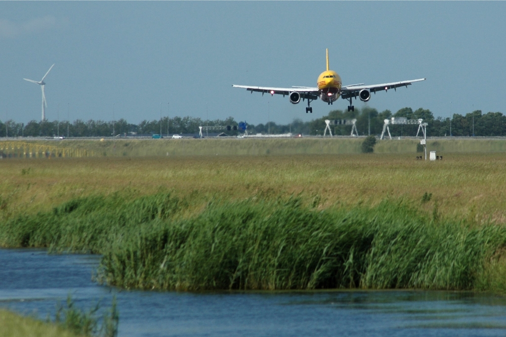 here was a runway - last time - for sure, Amsterdam Schiphol AMS_001