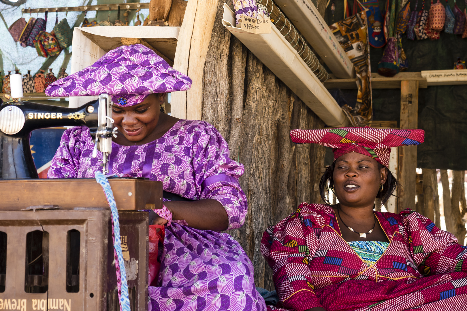 Herero-Frauen bei der Arbeit