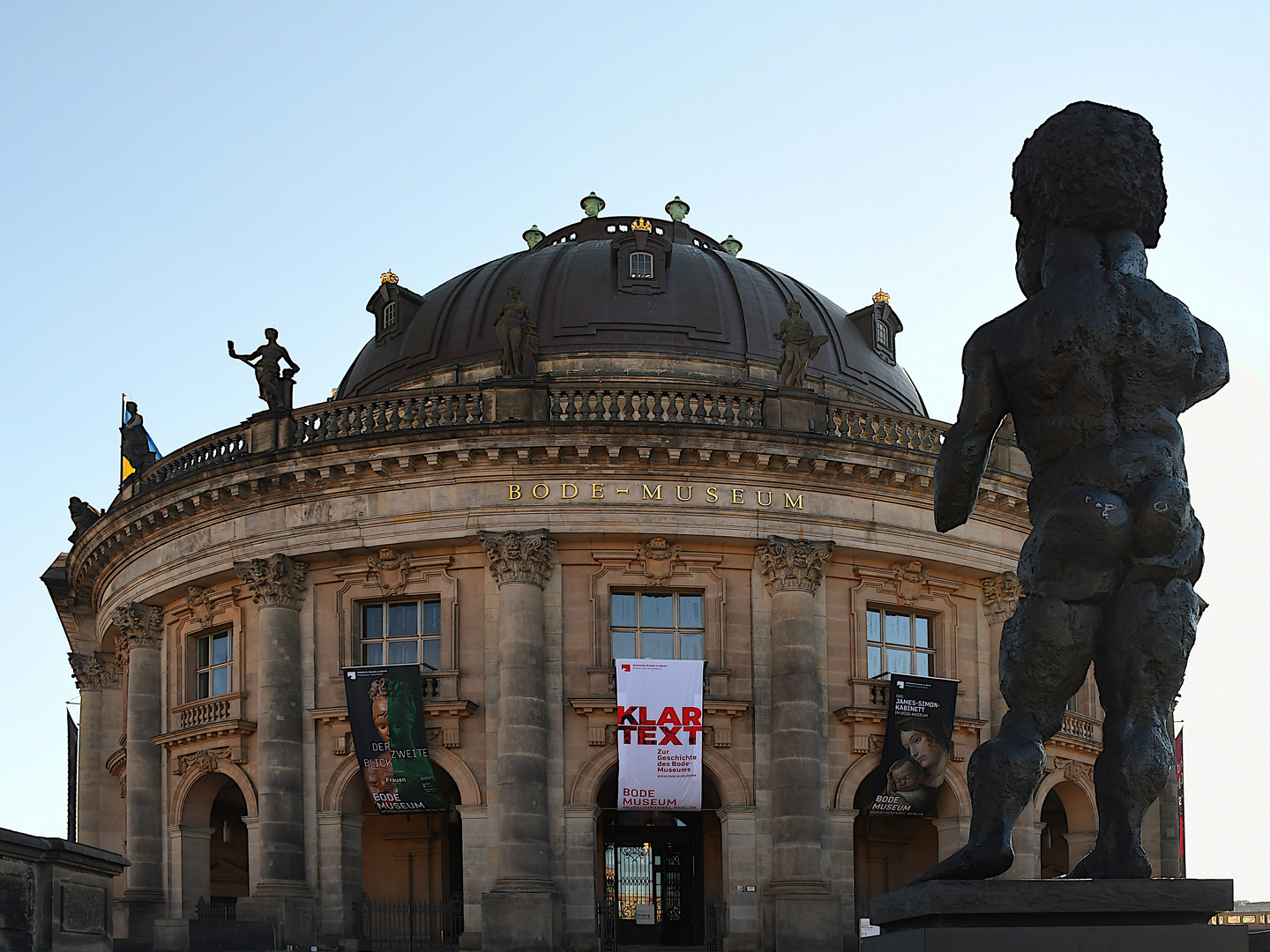 Herkules vor dem Bodemuseum