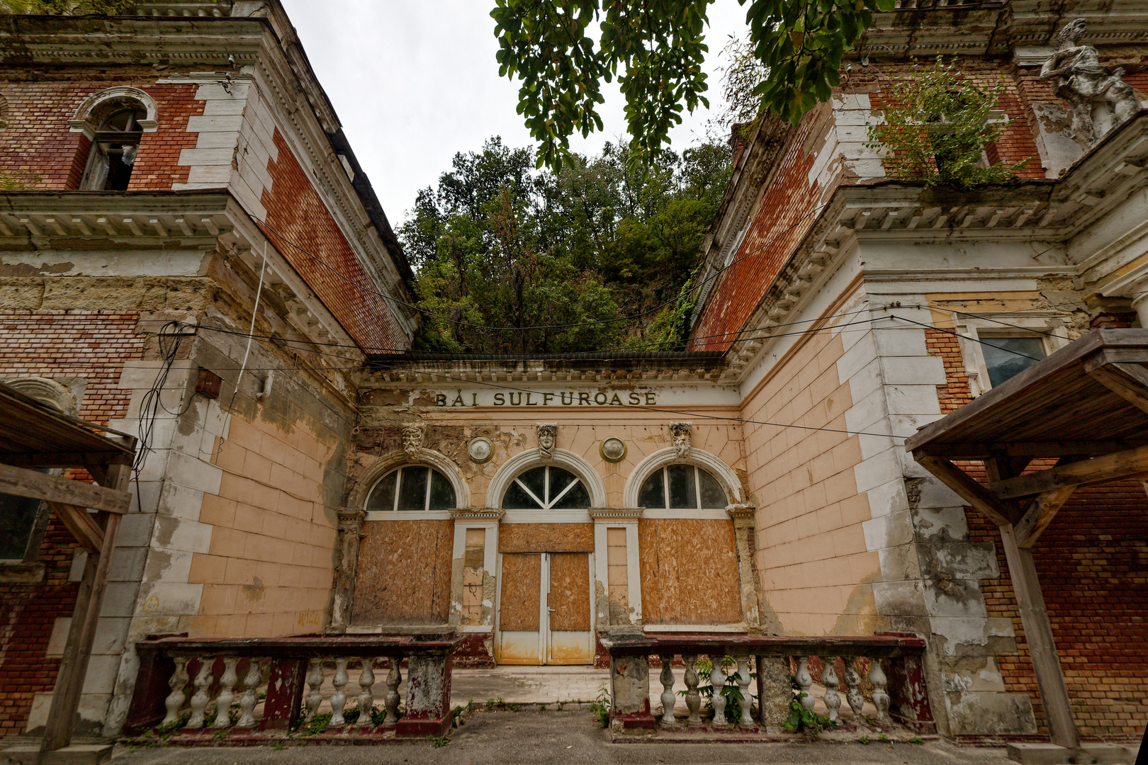 Herkulesbad Neptunstherme Details