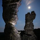 Herkulessäulen in lauer Nacht