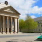 Hermann's Schuh vor dem Landestheater in Detmold