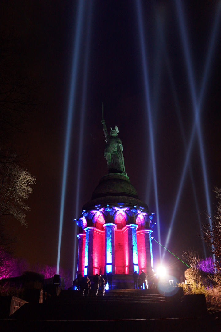 Hermannsdenkmal bei Nacht