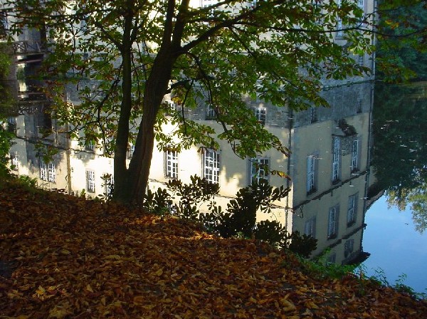 Herne Schloss Strünkede im Herbst