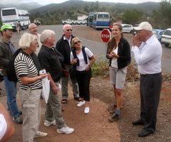 Herr Pfeifer demonstriert die Pfeifsprache auf La Gomera