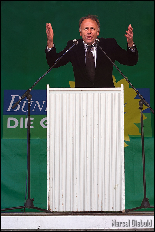 Herr Trittin beim Wahlkämpfen in Karlsruhe